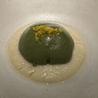 炭焼 TORI8 - 鶏とセリを練り込んだ葛饅頭　鶏そぼろ