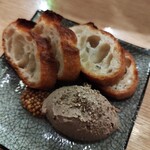 バードスペース三鷹 - レバパテ。これは赤ワインだな♪臭みは全くなく、粒マスタードと合わせると爽やかさが出て面白かった