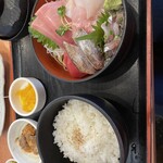 まぐろ食堂 七兵衛丸 - 