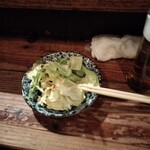 コッコ堂 - お通しのキャベツ。最近100円取るようになりました