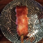 コッコ堂 - もも。パリパリの皮が付いてくる独特のももです