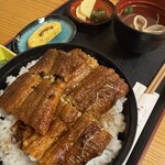 炭火焼うなぎ 東山物産 - 鰻丼中