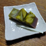 虎屋ういろ - 『伊勢茶栗ういろ』　800円