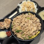 伝説のすた丼屋 - 