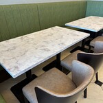 ニユートーキヨー あべのハルカス店 - テーブル＆ソファ