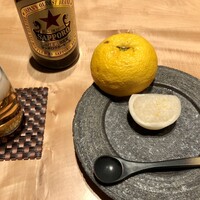 鮨 やざわ - 瓶ビール/先付