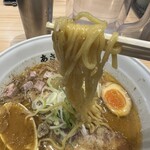 あさひ町内会 - 麺も硬すぎず、スープに馴染む
