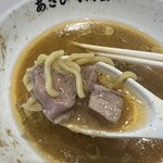 あさひ町内会 - 刻みチャーシューもスープの中にゴロゴロ