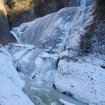 弥満喜 - 料理とは関係ありませんが、こちらが凍瀑した袋田の滝です