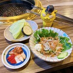 炭火焼肉 丸勢 - どんどん、やって来ます