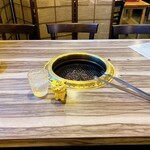 炭火焼肉 丸勢 - 6人席を、使わせていただきました　※平日利用だからか、結構、空いていました