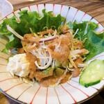 炭火焼肉 丸勢 - 野菜サラダ