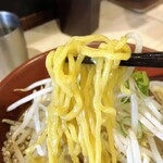 拉麺大公 - 焼き味噌ラーメン、麺リフトアップ