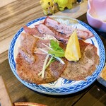 炭火焼肉 丸勢 - 牛タンもある
