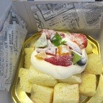 ピエールプレシュウズ 長久手店 - 保冷剤もオシャレです