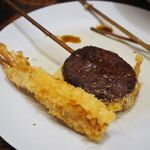 鳥の巣 - えび、揚げミニ ハンバーグ