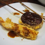 鳥の巣 - えび、揚げミニ ハンバーグ