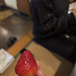 小料理 椿 - 私が珍しくいちごをそのまま食べた