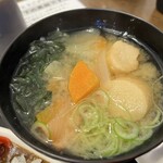 わ楽 - お味噌汁　野菜たっぷり　お麩が大好き♡