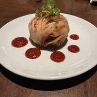 韓国料理 先斗町 李南河　 - 季節のポッサムキムチ
                (今日は、洋梨、サーモン、はまち、マグロ入り)