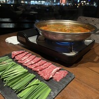 韓国料理 先斗町 李南河　 - 近江生お選ハラミしやぶしゃぶ辛味鍋
                  （2人前）6200円
                  