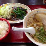 とんちんかん - ラーメン定食 820円 (2014.06現在)