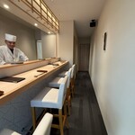 立ち食い鮨極 - カウンター席