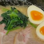 横浜家系ラーメン 丸岡商店 - 