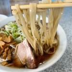中華そば土屋商店 - 啜り心地良しの自家製中太平打ち麺