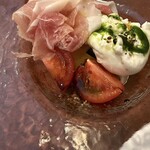 ル ヴェール フレ - フルーツトマトの下にバルサミコソース