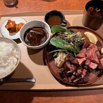 炭焼きステーキHIUCHI - では戴きまーす。