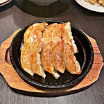 本格水炊きと博多もつ鍋 地鶏と九州料理 居酒屋 鳥邸 - 