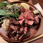 炭焼きステーキHIUCHI - 黒毛和牛雌牛赤身と牛タンでーす。