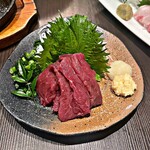 本格水炊きと博多もつ鍋 地鶏と九州料理 居酒屋 鳥邸 - 