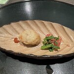 菅井 - 6番目の料理、フグの天ぷら自家製もみじおろし、セリとグレープフルーツの胡麻和え