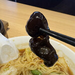 丸源ラーメン - キクラゲ。コリコリ食感が美味しいですよね。