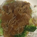 まいばすけっと - 料理写真:ライスとブロッコリーの上に、かけてみた。