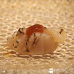 北新地 すし通 - ホタテ炙り