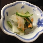 御食事処 朱鷺 - 蕪の漬物は普通だった