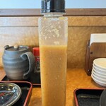 とんかつ 山花 - お店オリジナルのドレッシングもおいしかった