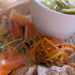 ベジバル チバットリア - サーモン＆金時人参入りキャロットラペ✨