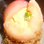 シャノワール - 「まるごとピーチ」桃の中にカスタードクリーム。