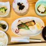 おばんざい・炙り焼き・酒 菜な KITTE博多店 - 