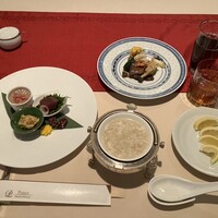 中国料理 古稀殿 - 前菜三種盛り合わせ、蟹肉と細切りたけのこ入りフカヒレスープ、牛肉とイカの野菜炒め、甕出し紹興酒(フータオ8年)ロック、黒烏龍茶(氷抜き)