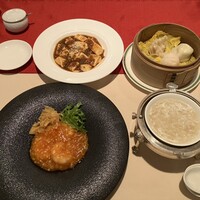 中国料理 古稀殿 - 点心三種盛り合わせ、海老のチリソース煮込み、麻婆豆腐