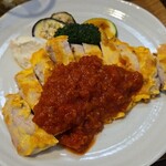 キッチン ブルー グローブ - ロースピカタのアップ