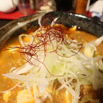 麺酒房 龍安 - 白髪ねぎ＆糸唐辛子