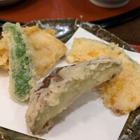 天ぷらふく西 禅と匠 - 天ぷらと刺身セット3500円の天ぷら（穴子、南京、椎茸、ししとう）