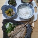 Ramen Konnamon Ya - 定食/魚(アジ)/ご飯2杯(1000円)