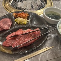 川崎名物 炭火焼肉 食道園 - 